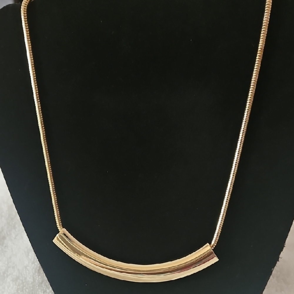 Elegant Gold Necklace for Women
